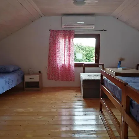 Lorena Apartman *