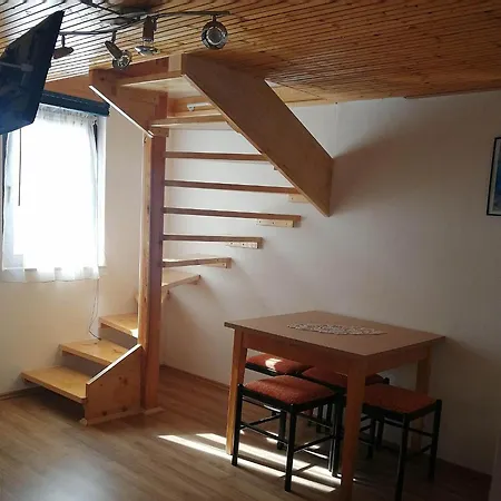 Lorena Apartment *